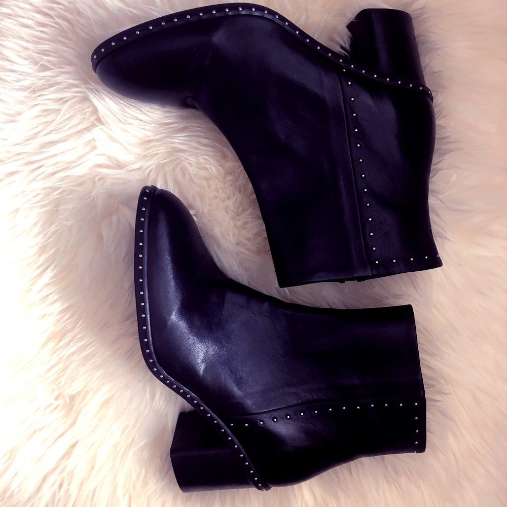 Manfield Black Boots with Silver Stud Detail